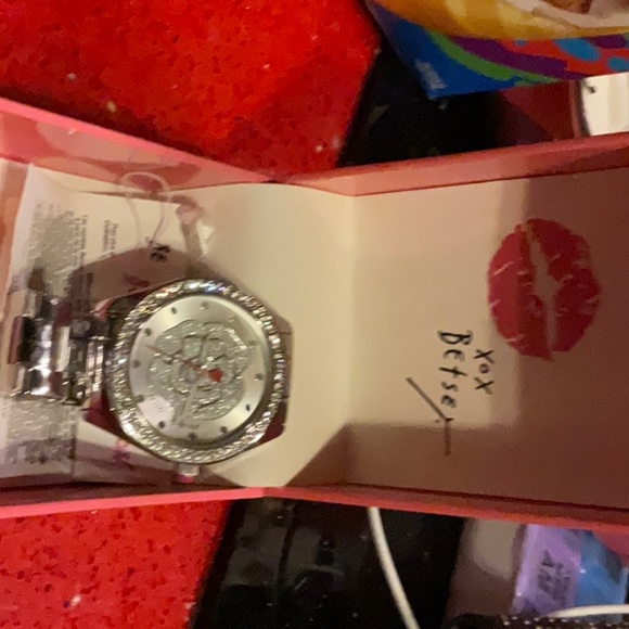 Betsey Johnson silver flower Watch - Picture 3 of 3